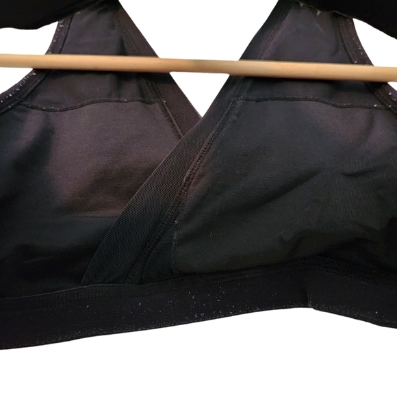 Lululemon deep-V black v-neck cross cross sports bra yogacore casual comfortable - Picture 3 of 4